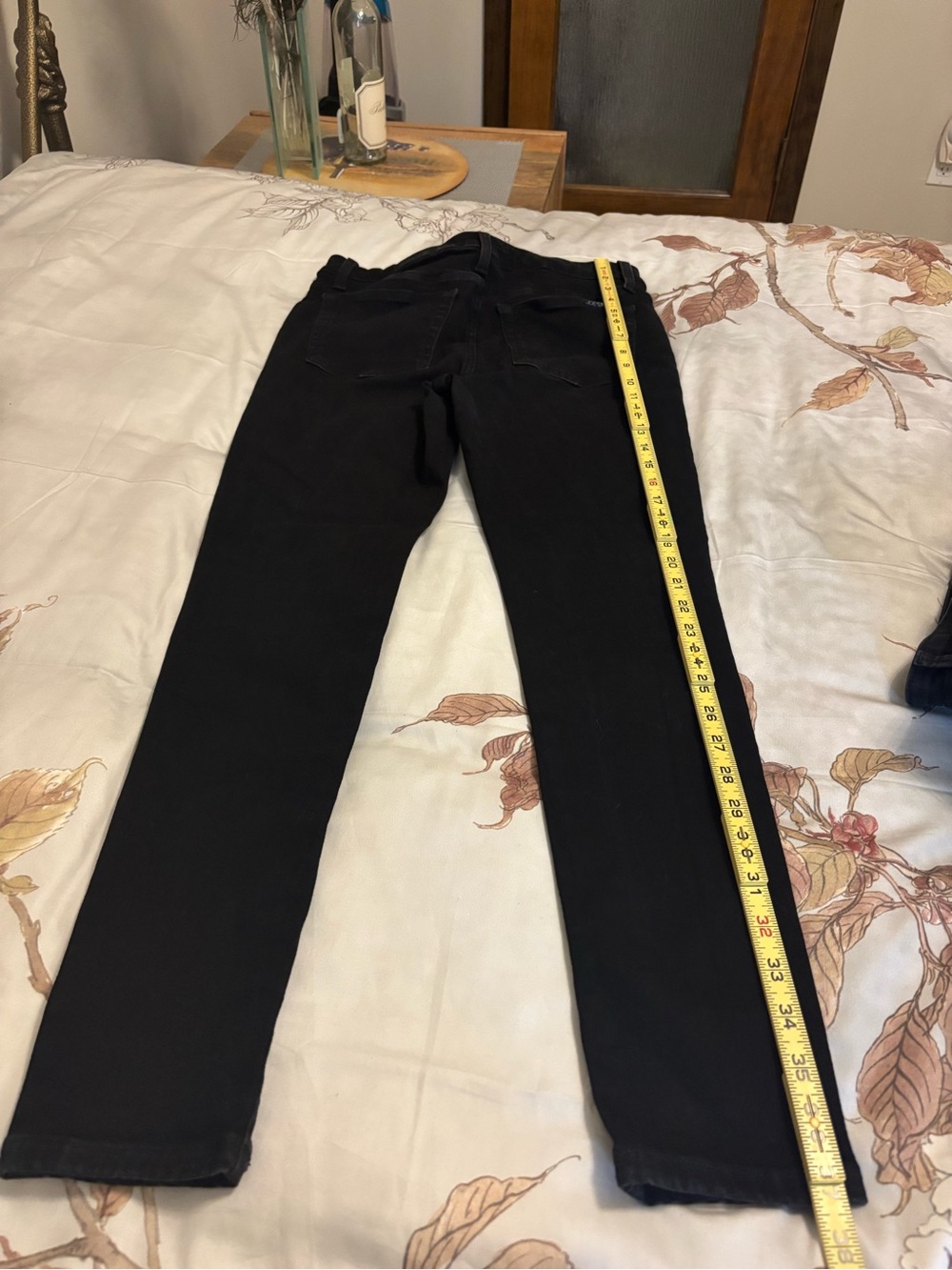 Joe’s Black Jeans. High Rise Curvy Skinny Ankle. Size Large. Excellent pre-owned